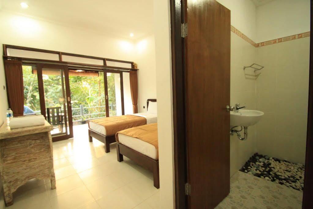 Guest house Omah D'taman By Eps